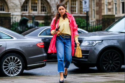 black ballerinas, blue denim, céline, denim pants, jeans, leather bag, pink jacket, rain jacket, trousers, yellow bag, yellow sweater, street style, jonathan paciullo, FW, frenchystyle, fashion week, LFW, LONDON, AUTUMN WINTER 2018-2019, AW 18-19, FALL WINTER 2018-2019, FW 18-19, horizontal, atmosphere details, full length