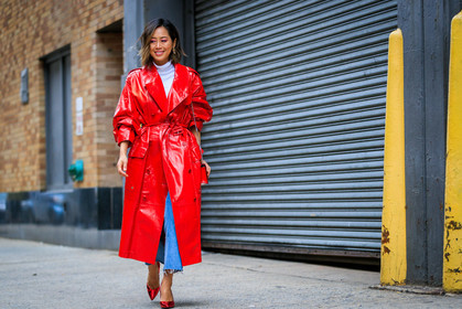 blue denim, denim pants, high heels, jeans, leather bag, leather coat, leather shoes, red bag, red coat, red shoes, trench coat, trousers, street style, jonathan paciullo, FW, frenchystyle, fashion week, NYFW, NEW YORK, AUTUMN WINTER 2018-2019, AW 18-19, FALL WINTER 2018-2019, FW 18-19, atmosphere details, horizontal, full length, aimee song