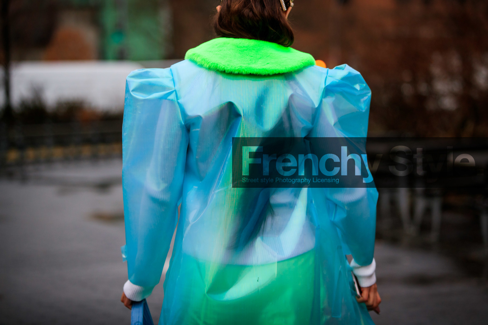 blue coat, green fur, street style, jonathan paciullo, frenchystyle, NYFW, NEW YORK, AUTUMN WINTER 2019-2020, AW 19-20, FALL WINTER 2019-2020, FW 19-20, fashion week, FW, atmosphere details, horizontal, detail