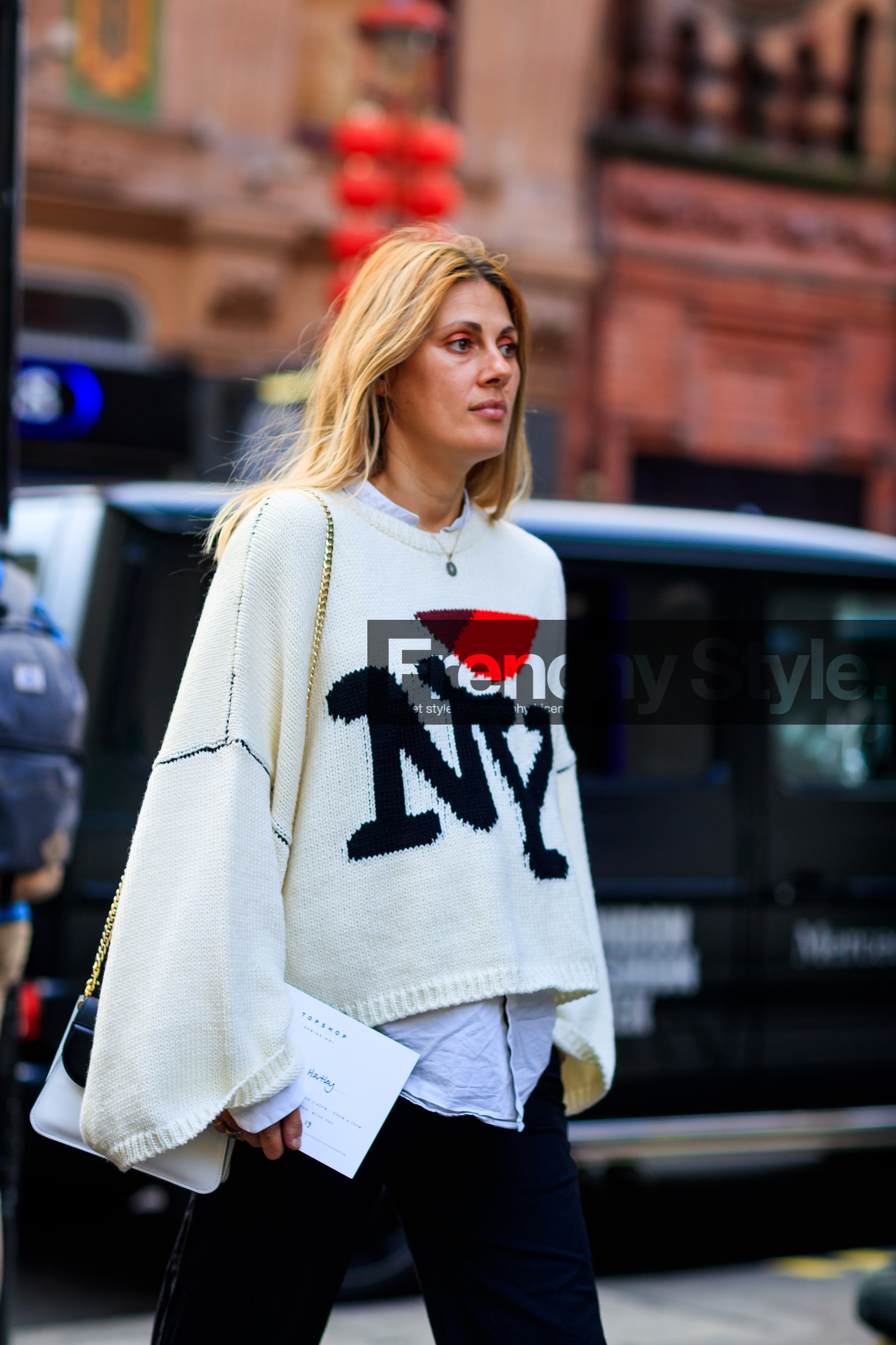 atmosphere details, detail, fashion week, frenchystyle, FW, jonathan paciullo, leather bag, LFW, LONDON, natalie hartley, printed sweater, SPRING SUMMER 2018, SS 18, street style, trousers, vertical, white sweater