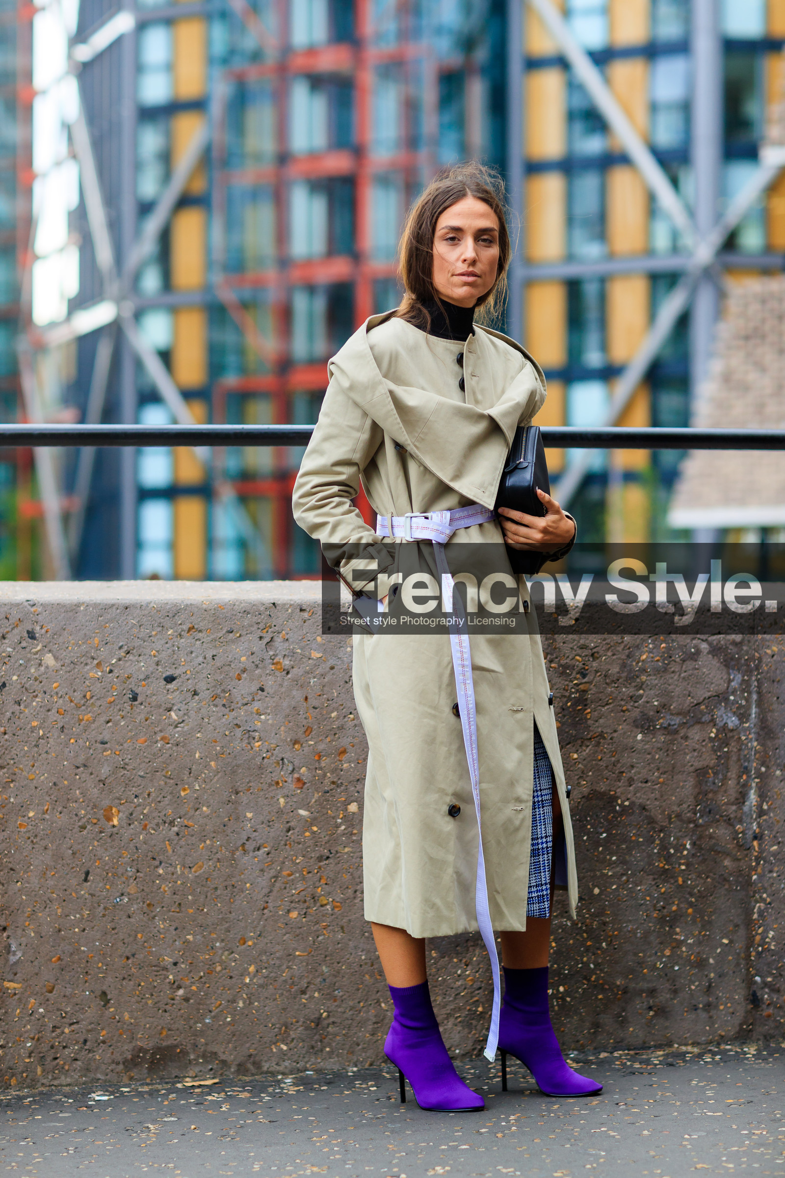 balenciaga, beige coat, black bag, erika boldrin, fashion week, frenchystyle, full length, FW, high heels, jonathan paciullo, leather bag, leather shoes, LFW, LONDON, off white, purple boots, SPRING SUMMER 2018, SS 18, street style, trench coat, vertical