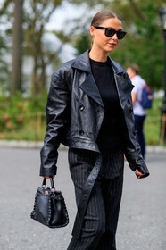 black bag, black jacket, black pants, black sweater, fendi, graphic pants, leather jacket, printed pants, sophia roe, sunglasses, tone on tone, total look black, trousers, street style, jonathan paciullo, FW, frenchystyle, fashion week, NEW YORK, NYFW, SPRING SUMMER 2020, SS 20, vertical, detail, atmosphere details
