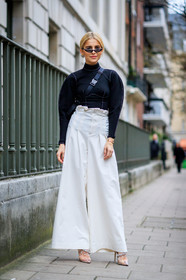 black top, fanny pack, high heels, leather shoes, sunglasses, transparent shoes, trousers, white pants, wide pants, street style, jonathan paciullo, FW, frenchystyle, fashion week, LFW, LONDON, AUTUMN WINTER 2018-2019, AW 18-19, FALL WINTER 2018-2019, FW 18-19, vertical, full length, caro daur