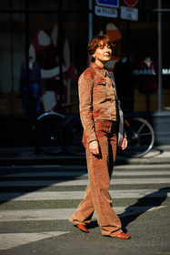 brown, ginger hair, orange outfit, orange shoes, orange jacker, orange pants, alyssa coscarelli, street style, jonathan paciullo, FW, frenchystyle, fashion week, AUTUMN WINTER 2022-2023, FALL WINTER 2022_2023, FW 22-23, PFW, PARIS, full length, vertical, corduroy look