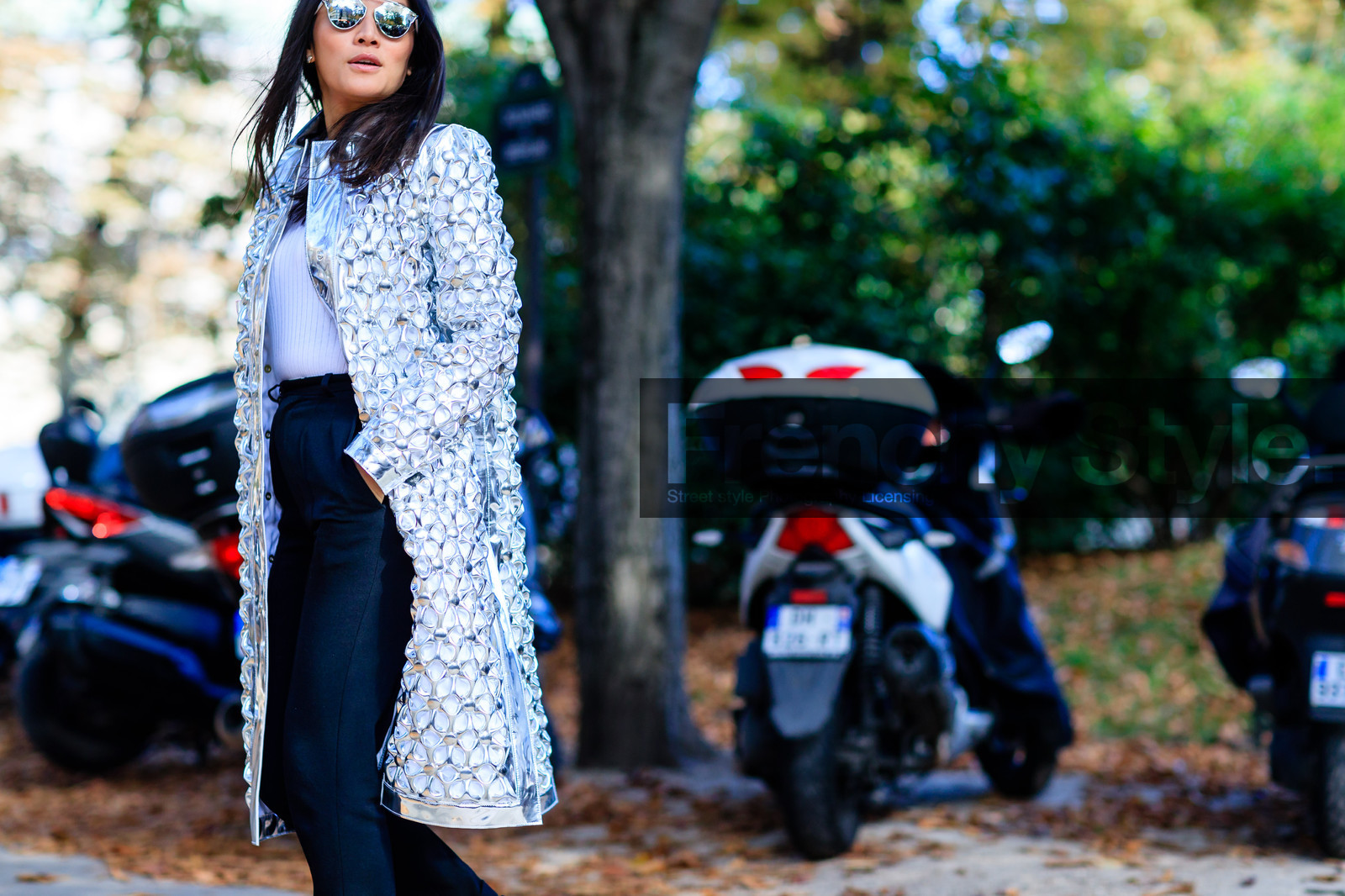 atmosphere details, black pants, detail, fashion week, frenchystyle, FW, horizontal, jonathan paciullo, leather coat, PARIS, PFW, shiny coat, silver coat, SPRING SUMMER 2017, SS 17, street style, sunglasses, tina leung, trousers