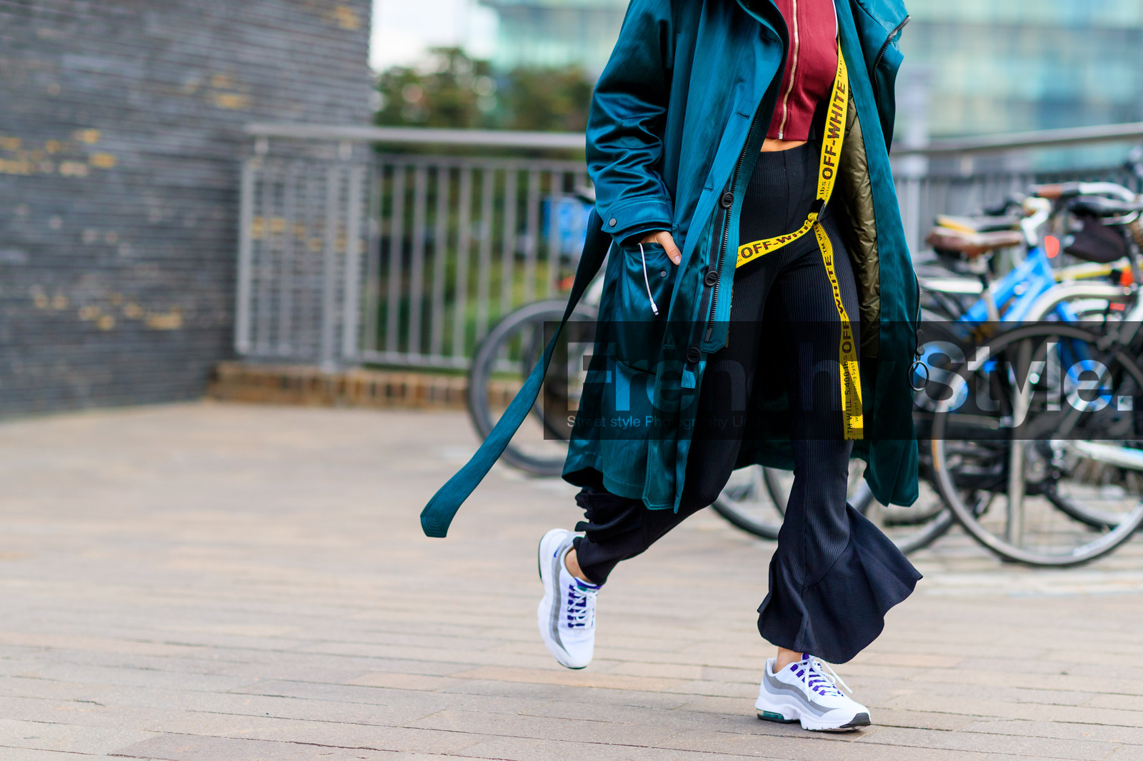 atmosphere details, black pants, caro daur, detail, fashion week, flare pants, frenchystyle, FW, green coat, horizontal, jonathan paciullo, leather shoes, LFW, LONDON, off white, raincoat, red sweater, SPRING SUMMER 2018, SS 18, street style, trousers, white sneakers