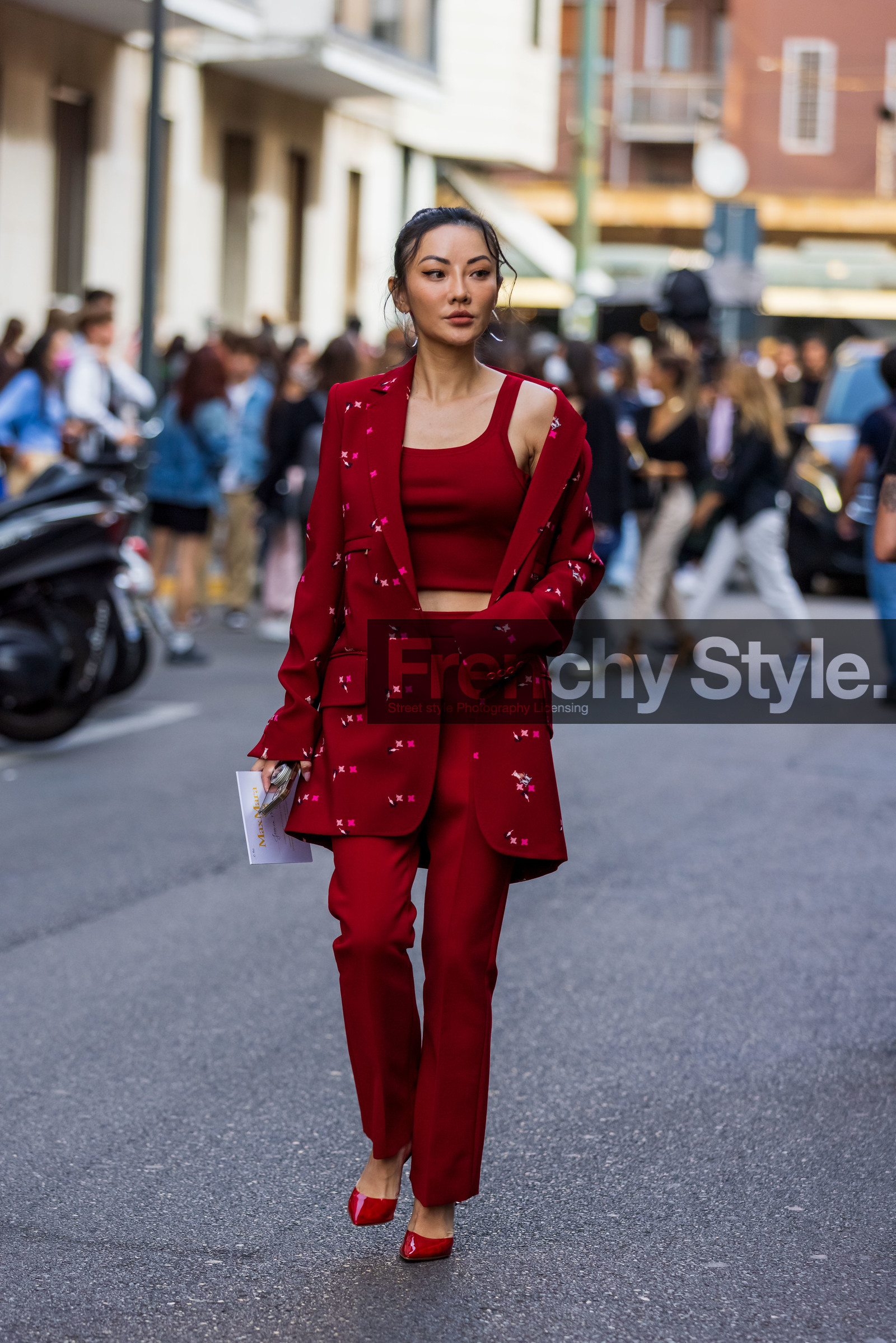 blazer, Jessica Wang, maxmara look, printed blazer, red blazer, red look, red monochrome, red pants, red shoes, red suit, red top, fashion week, frenchystyle, FW, jonathan paciullo, street style, MFW, MILAN, SPRING SUMMER 2022, SS 22, vertical, full length