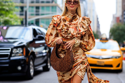 animal print, beige dress, brown bag, floral, flowers, graphic dress, leonie hanne, printed dress, ruffles, snake print, sunglasses, street style, jonathan paciullo, FW, frenchystyle, fashion week, NEW YORK, NYFW, SPRING SUMMER 2020, SS 20, horizontal, atmosphere details, detail
