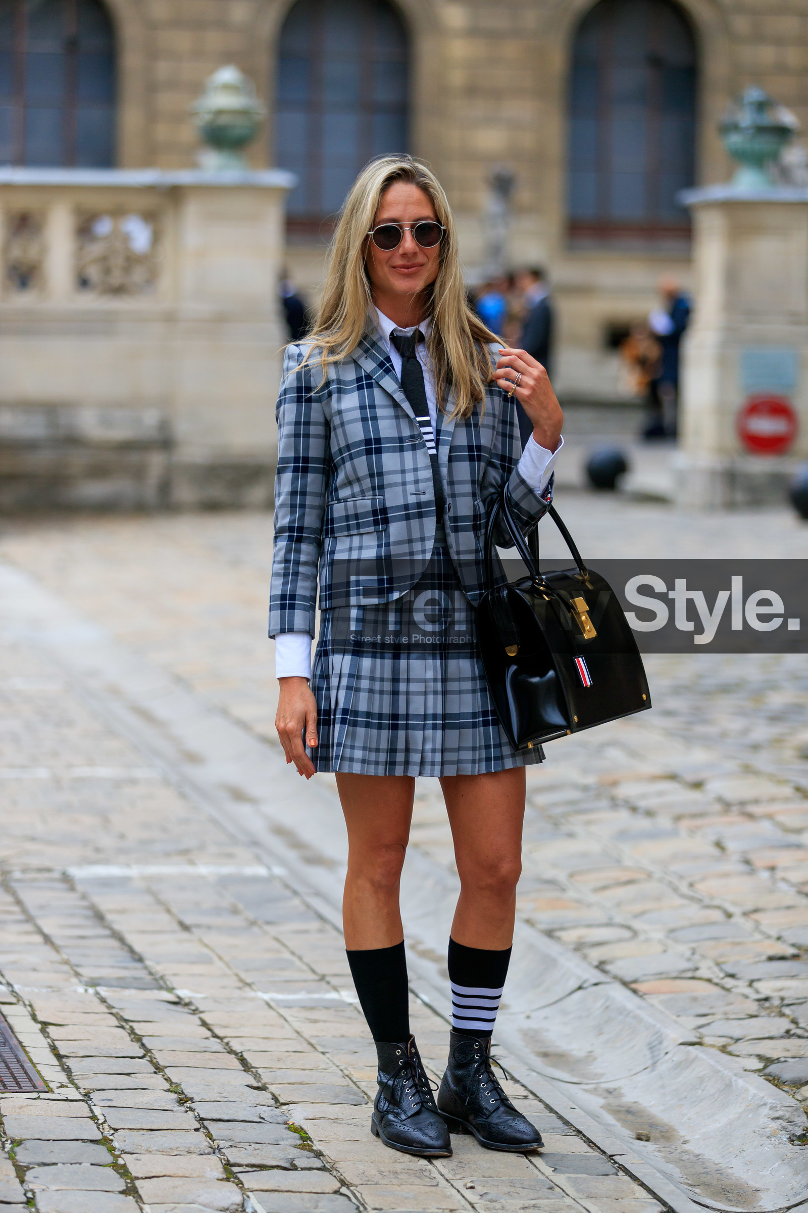 thom browne bag, navy blue jacket, navy blue skirt, grey jacket, grey skirt, checked jacket, checked skirt, mini skirt, pleated skirt, school girl look, black leather bag, black leather derbie, black leather boots, black socks, low boots, laced boots, grey tie, striped tie, thom browne jacket, thom browne look, thom browne skirt, thom browne socks, thom browne tie, fashion week, frenchystyle, FW, jonathan paciullo, street style, PFW, PARIS, SPRING SUMMER 2020, SS 20, horizontal, full length
