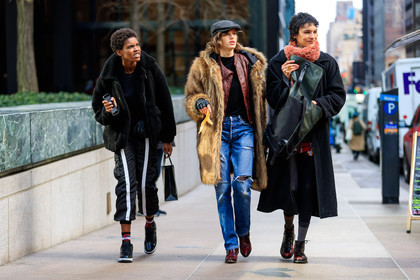 black bag, black coat, black jacket, black pants, black shoes, black sneakers, black sweater, blue denim, bordeaux, brown coat, brown fur, burgundy, crop top, denim pants, Fur coat, green bag, grey hat, jeans, leather backpack, leather bag, leather jacket, leather shoes, pink scarf, red jacket, red shoes, shearling, sweatpants, tone on tone, trousers, street style, jonathan paciullo, FW, frenchystyle, fashion week, NYFW, NEW YORK, AUTUMN WINTER 2018-2019, AW 18-19, FALL WINTER 2018-2019, FW 18-19, atmosphere details, horizontal, full length, model