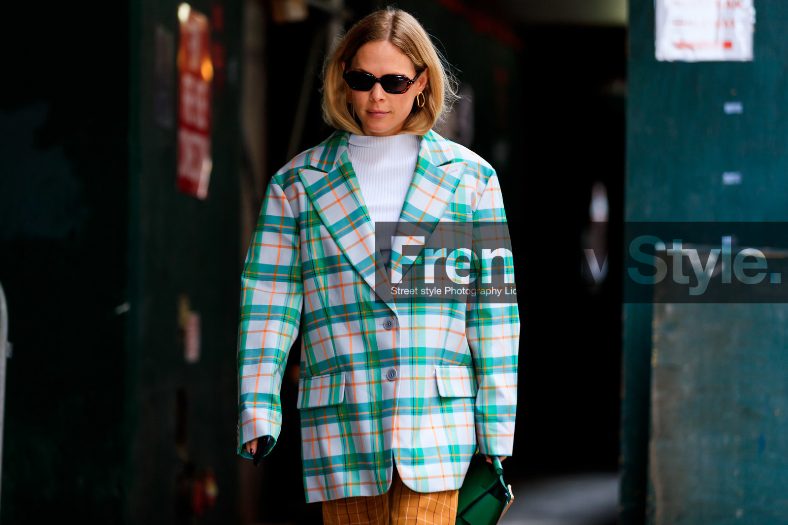 checked, graphic jacket, green jacket, leather bag, plaid, printed jacket, sunglasses, tartan, white jacket, white top, street style, jonathan paciullo, frenchystyle, NYFW, NEW YORK, AUTUMN WINTER 2019-2020, AW 19-20, FALL WINTER 2019-2020, FW 19-20, FW, fashion week, atmosphere details, horizontal, detail