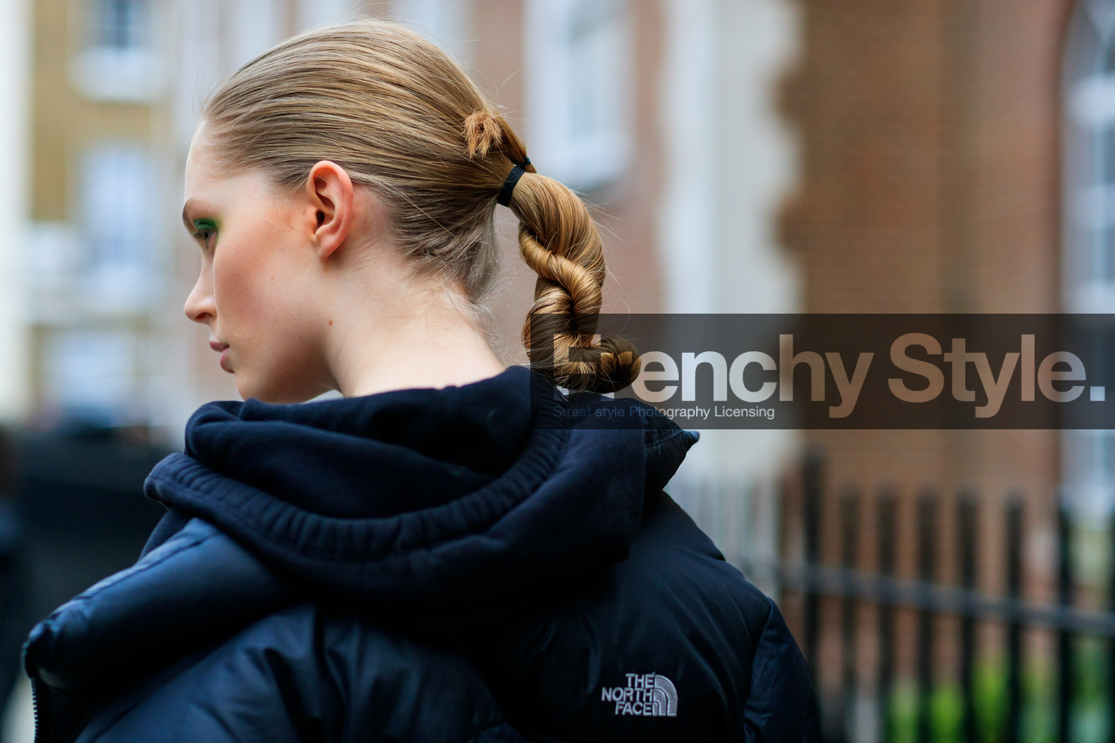 black jacket, black sweater, eyeshadow, hoodie, hair, street style, jonathan paciullo, FW, frenchystyle, fashion week, LFW, LONDON, AUTUMN WINTER 2018-2019, AW 18-19, FALL WINTER 2018-2019, FW 18-19, horizontal, atmosphere details, detail, model