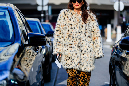 animal print, brown pants, fur jacket, graphic jacket, graphic pants, leopard, printed jacket, printed pants, sunglasses, trousers, white fur, street style, jonathan paciullo, FW, frenchystyle, fashion week, PFW, PARIS, AUTUMN WINTER 2018-2019, FALL WINTER 2018-2019, FW 18-19, horizontal, atmosphere details