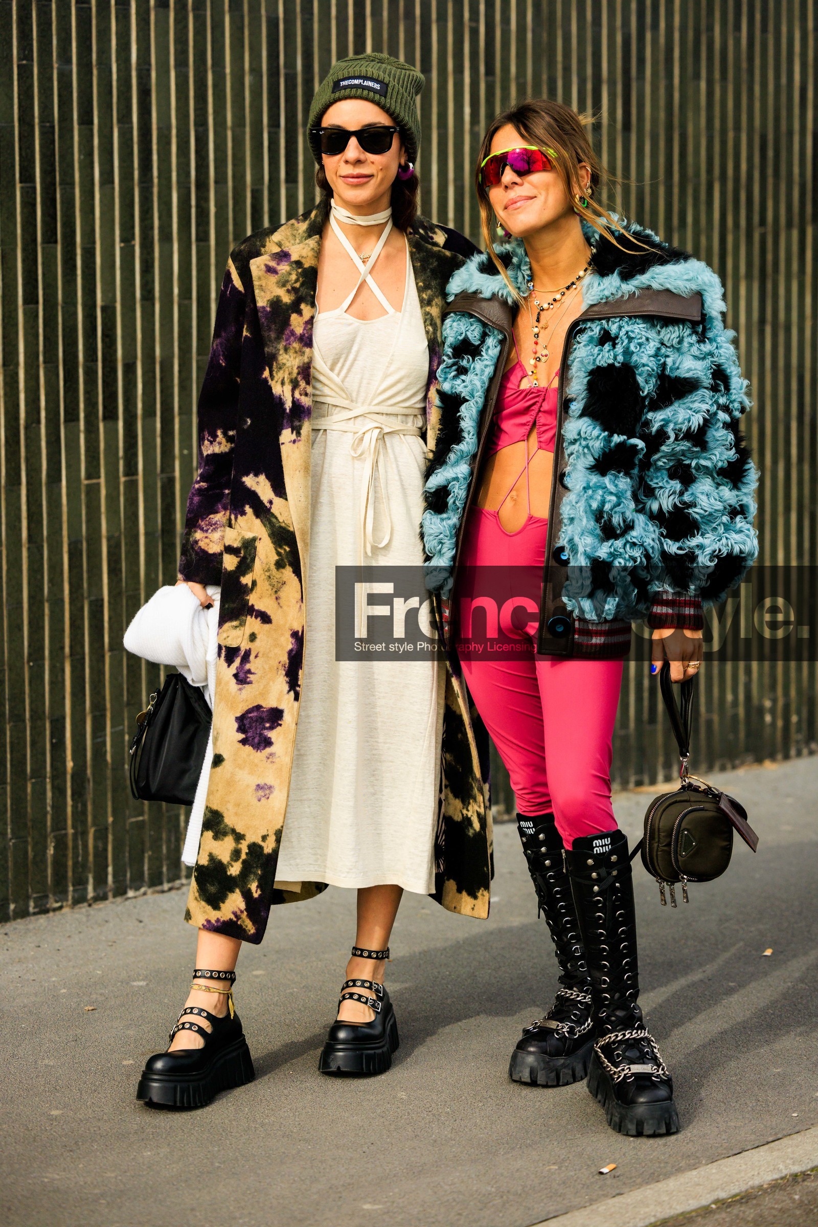 printed trench, mutlicolor trench, Autres mots-clés, chunky shoes, leather shoes, miu miu boots, black combat boots, punk look, pink leggins, pink pants, cut out top, cut out dress, green beanie, black sunglasses, ski sunglasses, pink sunglasses, furry jacket, fluffy jacket, dual toned jacket, winter jacket, blue jacket, loops, prada mini bag, prada nylon bag, black bag, dark green bag, street style, jonathan paciullo, FW, frenchystyle, fashion week, MFW, MILAN, FALL WINTER 2022_2023, AUTUMN WINTER 2022-2023, FW 22-23, vertical, full length