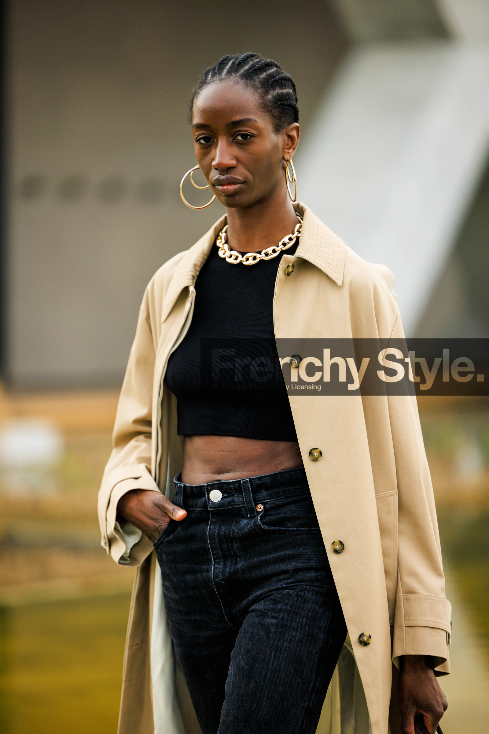 big loop earrings, black cropped top, beige trench, buttoned trench coat, ripped jeans, golden chain choker, braids, sasha payton, street style, jonathan paciullo, FW, frenchystyle, fashion week, MFW, MILAN, FALL WINTER 2022_2023, AUTUMN WINTER 2022-2023, FW 22-23, vertical, atmosphere details, model
