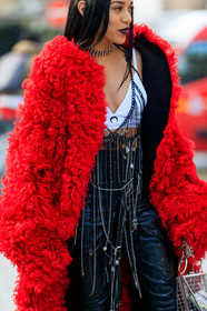 aleali may, red coat, fur coat, futurist shape sunglasses, mirror sunglasses, monogrammed sunglasses, black lipstick, white bra, marine serre top, marine serre sunglasses, marine serre bra, cropped top, marine serre pants, marine serre bag, monogrammed pants, black leather pants, silvered choker, silvered top, chain detail top, silvered bag, metalic bag, fashion week, frenchystyle, FW, jonathan paciullo, street style, PFW, PARIS, AUTUMN WINTER 2020-2021, FALL WINTER 2020-2021, FW 20-21, vertical, atmosphere details, detail