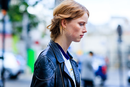 atmosphere details, black jacket, black perfecto, detail, fashion week, frenchystyle, FW, horizontal, jonathan paciullo, leather jacket, leather perfecto, model, PARIS, PFW, portrait, SPRING SUMMER 2017, SS 17, street style