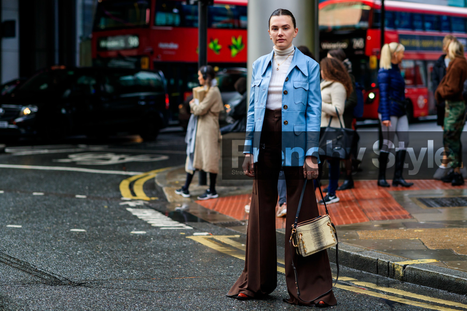 animal print, beige bag, blue jacket, brown pants, leather bag, leather jacket, madelynn furlong, snake print, trousers, wide pants, LONDON, LFW, fashion week, frenchystyle, FW, jonathan paciullo, street style, AUTUMN WINTER 2019-2020, AW 19-20, FW 19-20, FALL WINTER 2019-2020, horizontal, atmosphere details, full length