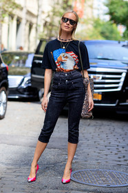 animal print, black denim, black t shirt, brown bag, denim pants, fuschia, graphic bag, graphic shoes, graphic top, high heels, high waist, jeans, leather bag, leather shoes, necklace, pink shoes, printed bag, printed pants, printed shoes, printed t shirt, sunglasses, thora valdimars, trousers, street style, jonathan paciullo, FW, frenchystyle, fashion week, NEW YORK, NYFW, SPRING SUMMER 2020, SS 20, vertical, full length