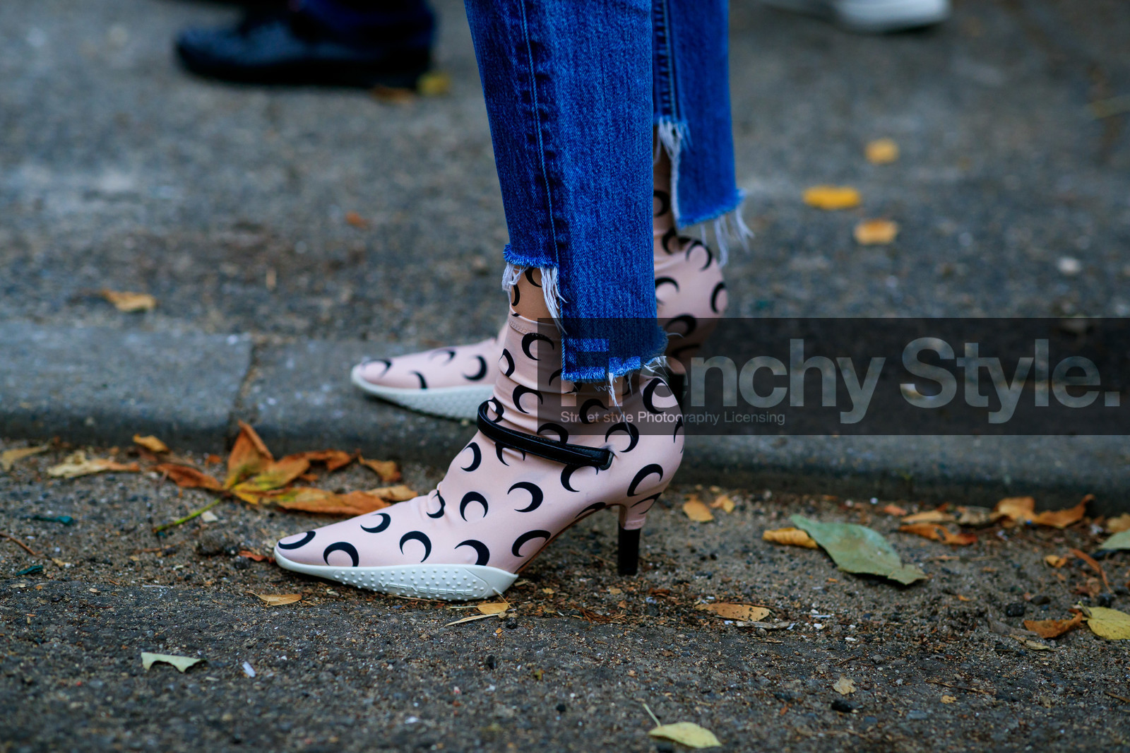 legs detail, marine serre shoes, kitten heels boots, light pink boots, satin boots, monogrammed boots, sportswear boots, low boots, used jeans, blue jeans, technical fabric boots, technical fabric top, fashion week, frenchystyle, FW, jonathan paciullo, street style, SPRING SUMMER 2020, SS 20, PFW, PARIS, horizontal, atmosphere details, detail