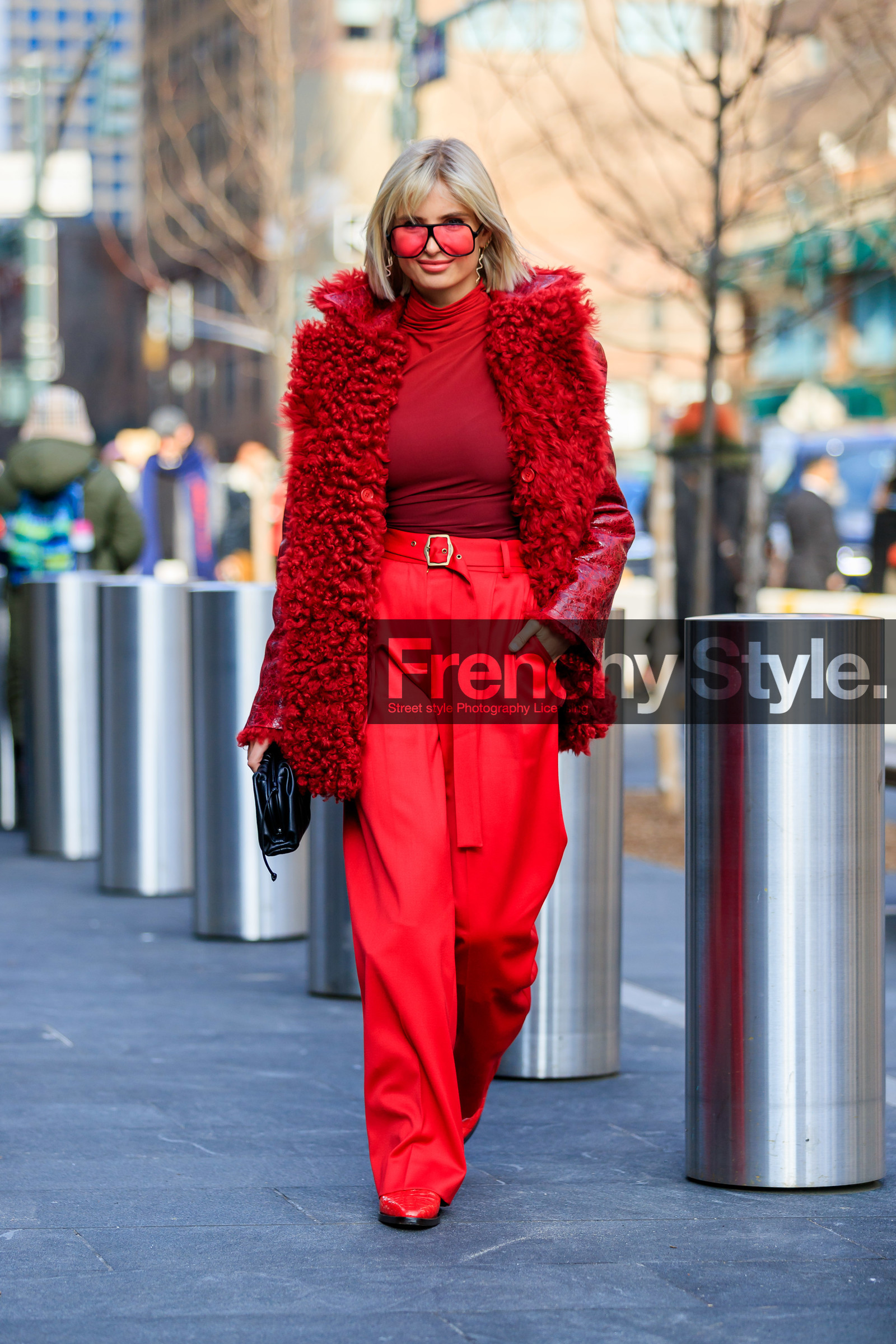 xenia adonts, red sunglasses, red top, red total look, red pants, red coat, red leather coat, vinyl coat, fur coat, polish coat, turtleneck top, high waist pants, belted pants, loose pants, carrot pants, big sunglasses, square shape glasses, black leather clutch, bottega veneta bag, fashion week, frenchystyle, FW, jonathan paciullo, street style, NYFW, NEW YORK, AUTUMN WINTER 2020-2021, FALL WINTER 2020-2021, FW 20-21, vertical, full length