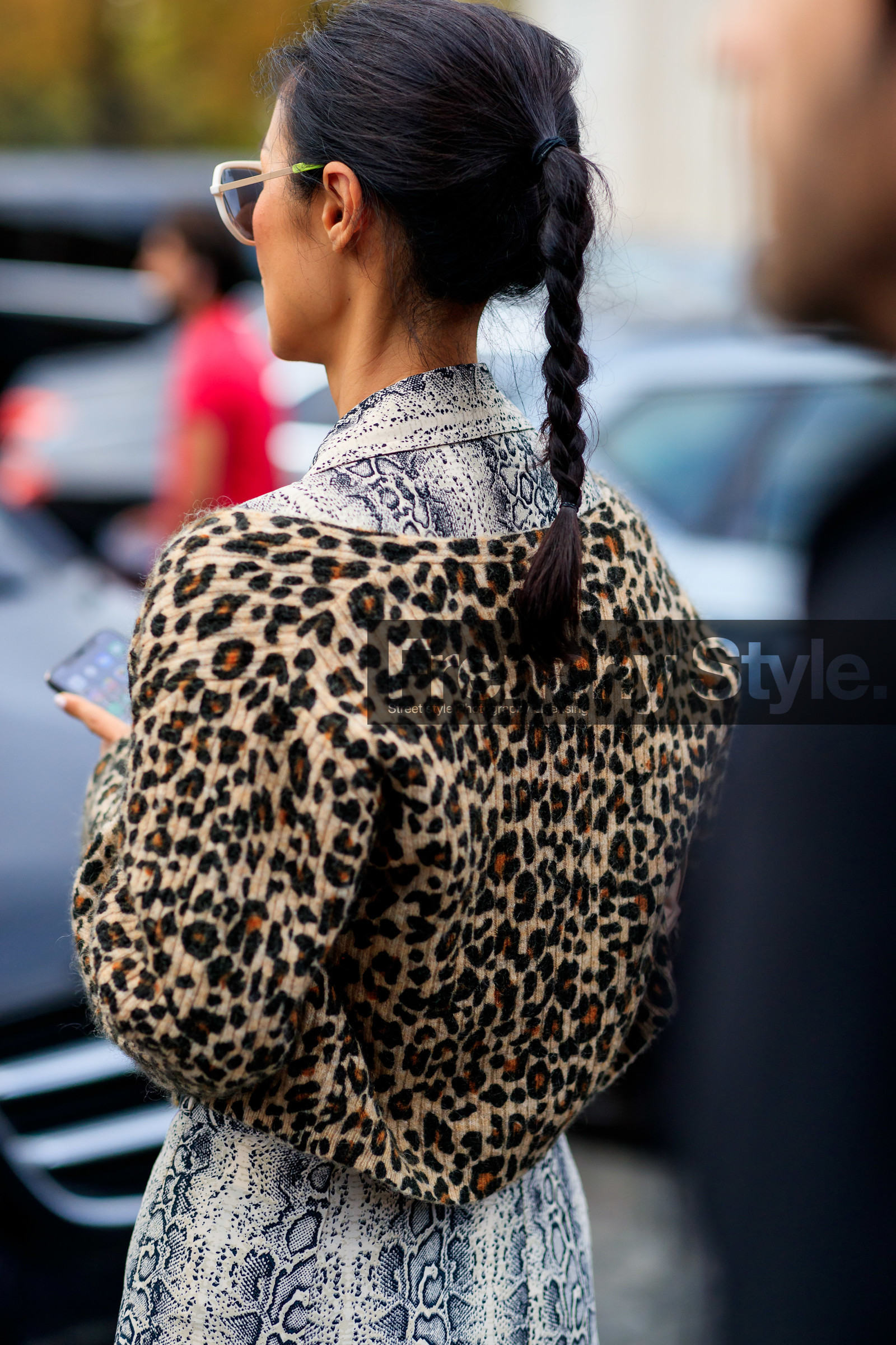 leopard printed pullover, beige pullover, animal print dress, light grey dress, back details, fashion week, frenchystyle, FW, jonathan paciullo, street style, SPRING SUMMER 2020, SS 20, PFW, PARIS, vertical, atmosphere details, detail
