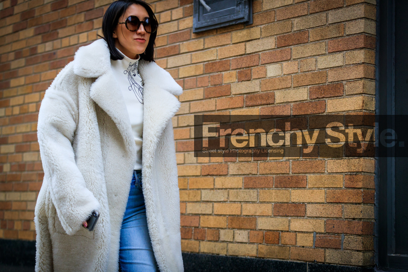 blue denim, denim pants, Fur coat, jeans, printed sweater, shearling, sunglasses, trousers, white coat, white fur, white sweater, street style, jonathan paciullo, FW, frenchystyle, fashion week, NYFW, NEW YORK, AUTUMN WINTER 2018-2019, AW 18-19, FALL WINTER 2018-2019, FW 18-19, atmosphere details, horizontal, detail, eva chen