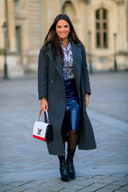 laure heriard dubreuil, dark grey coat, navy blue vinyl skirt, vinyl skirt, mid long skirt, grey top, grey blouse, pearl embroidered blouse, pearl embroidered top, floral printed blouse, floral printed top, geometrical printed top, red leather bag, white leather bag, hand bag, louis vuitton bag, louis vuitton blouse, louis vuitton top, louis vuitton skirt, low necked blouse, low necked top, black leather boots, low boots, chelsea boots, fashion week, frenchystyle, FW, jonathan paciullo, street style, PFW, PARIS, vertical, full length