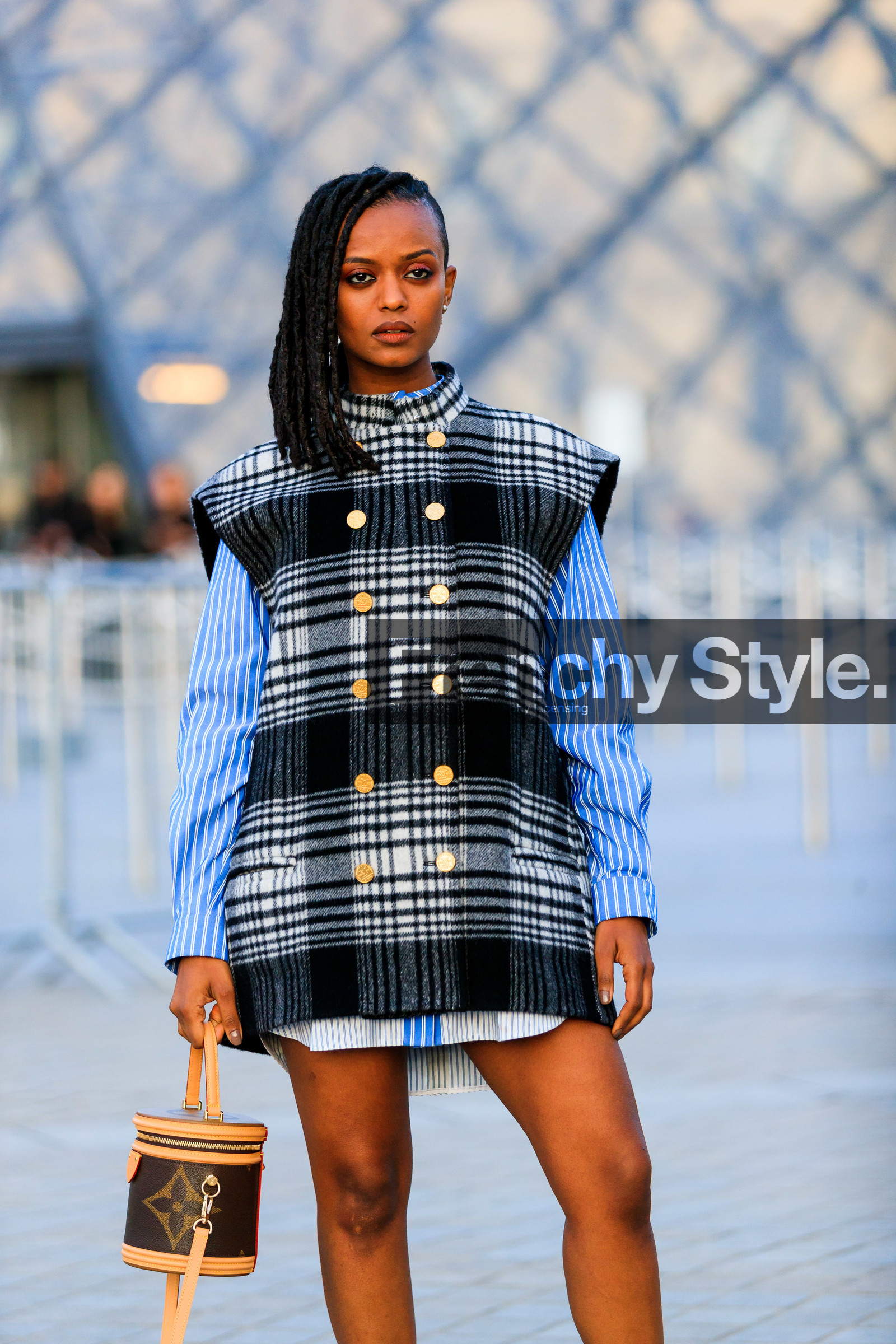 blue shirt, braids, brown bag, checked, graphic bag, graphic dress, grey dress, leather bag, louis vuitton, monogram, plaid, printed bag, printed dress, tartan, PARIS, PFW, street style, jonathan paciullo, FW, frenchystyle, fashion week, AUTUMN WINTER 2019-2020, AW 19-20, FALL WINTER 2019-2020, FW 19-20, vertical, atmosphere details, detail