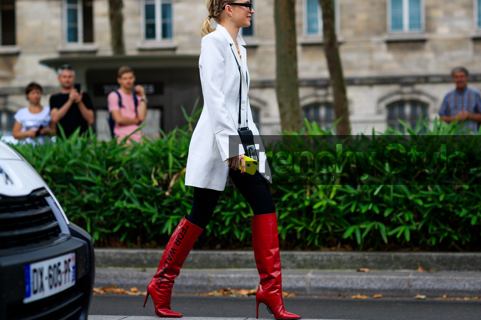 black bag, blazer, graphic bag, high boots, high heels, leather bag, leather shoes, necklace, off white, prada, printed bag, red boots, sunglasses, tights, white jacket, fashion week, frenchystyle, FW, jonathan paciullo, street style, PFW, PARIS, horizontal, atmosphere details, detail, AUTUMN WINTER 2018-2019, FALL WINTER 2018-2019, FW 18-19, caro daur
