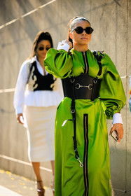 green dress, longdress, leather corset, black corset, black sunglasses, globe sleeves, street style, jonathan paciullo, FW, frenchystyle, fashion week, MFW, MILAN, FALL WINTER 2022_2023, AUTUMN WINTER 2022-2023, FW 22-23, vertical, atmosphere details