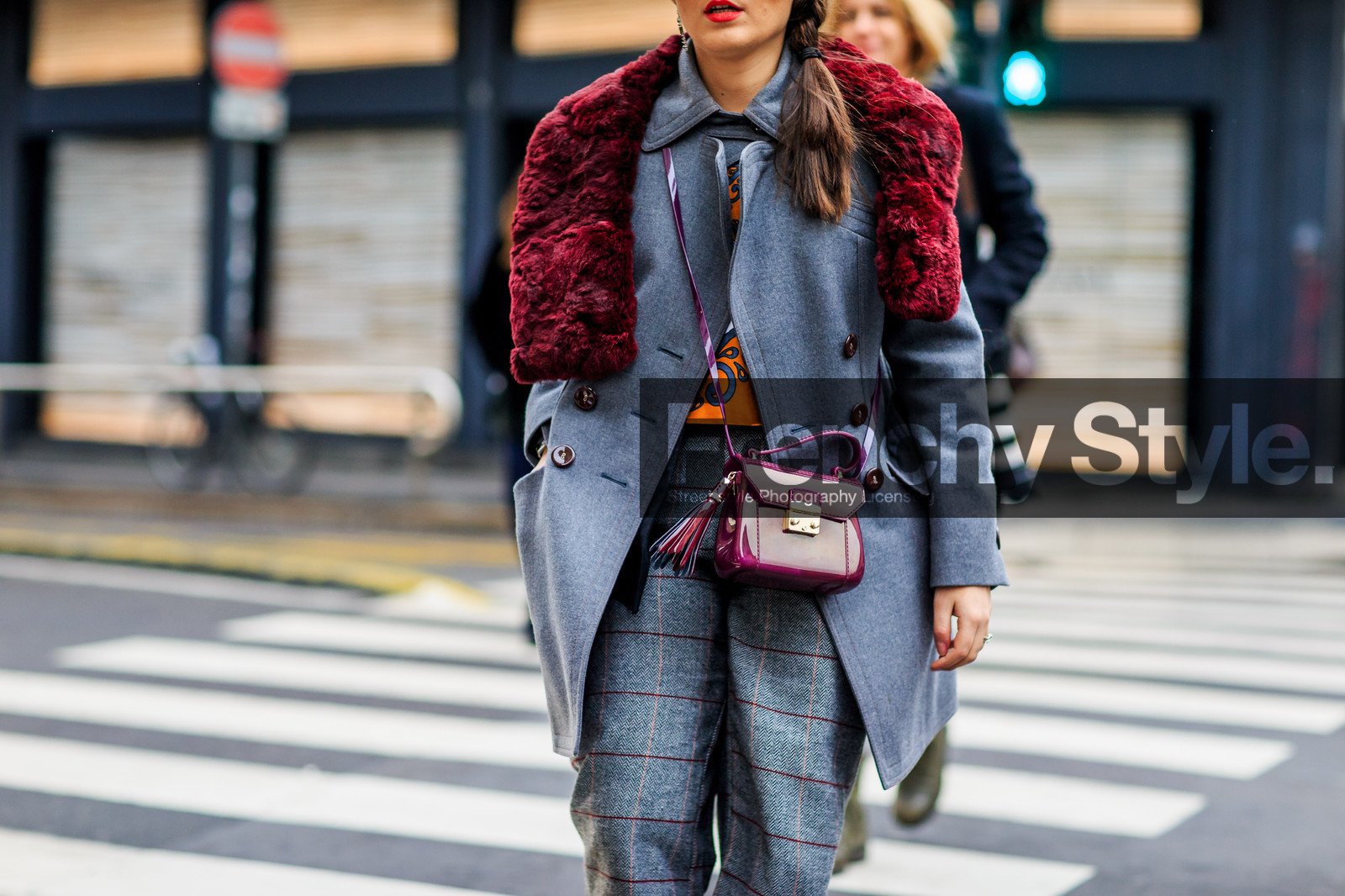 atmosphere details, AUTUMN WINTER 2016-2017, AW 16-17, bordeaux, burgundy, checked panties, checked pants, detail, FALL WINTER 2016-2017, fashion week, frenchystyle, fur scarf, FW, FW 16-17, graphic pants, grey, grey coat, grey pants, horizontal, jonathan paciullo, leather bag, LFW, LONDON, MENSWEAR, plaid, red bag, red fur, red scarf, street style, striped pants, trousers