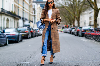 black shoes, blue bag, blue denim, brown coat, checked, denim pants, graphic jacket, high heels, jeans, leather bag, leather shoes, plaid, printed jacket, red lips, sunglasses, trousers, white t shirt, street style, jonathan paciullo, FW, frenchystyle, fashion week, LFW, LONDON, AUTUMN WINTER 2018-2019, AW 18-19, FALL WINTER 2018-2019, FW 18-19, horizontal, atmosphere details, detail, evangelie smyrniotaki