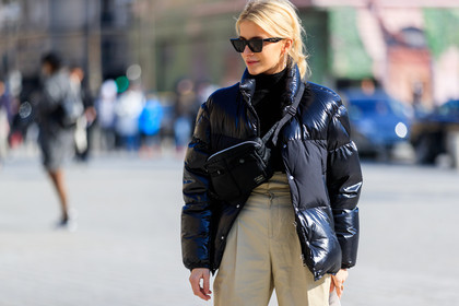 beige pants, black bag, black jacket, black turtleneck, down jacket, fanny pack, leather bag, moncler, sunglasses, trousers, street style, jonathan paciullo, FW, frenchystyle, fashion week, PFW, PARIS, AUTUMN WINTER 2018-2019, FALL WINTER 2018-2019, FW 18-19, horizontal, atmosphere details, caro daur