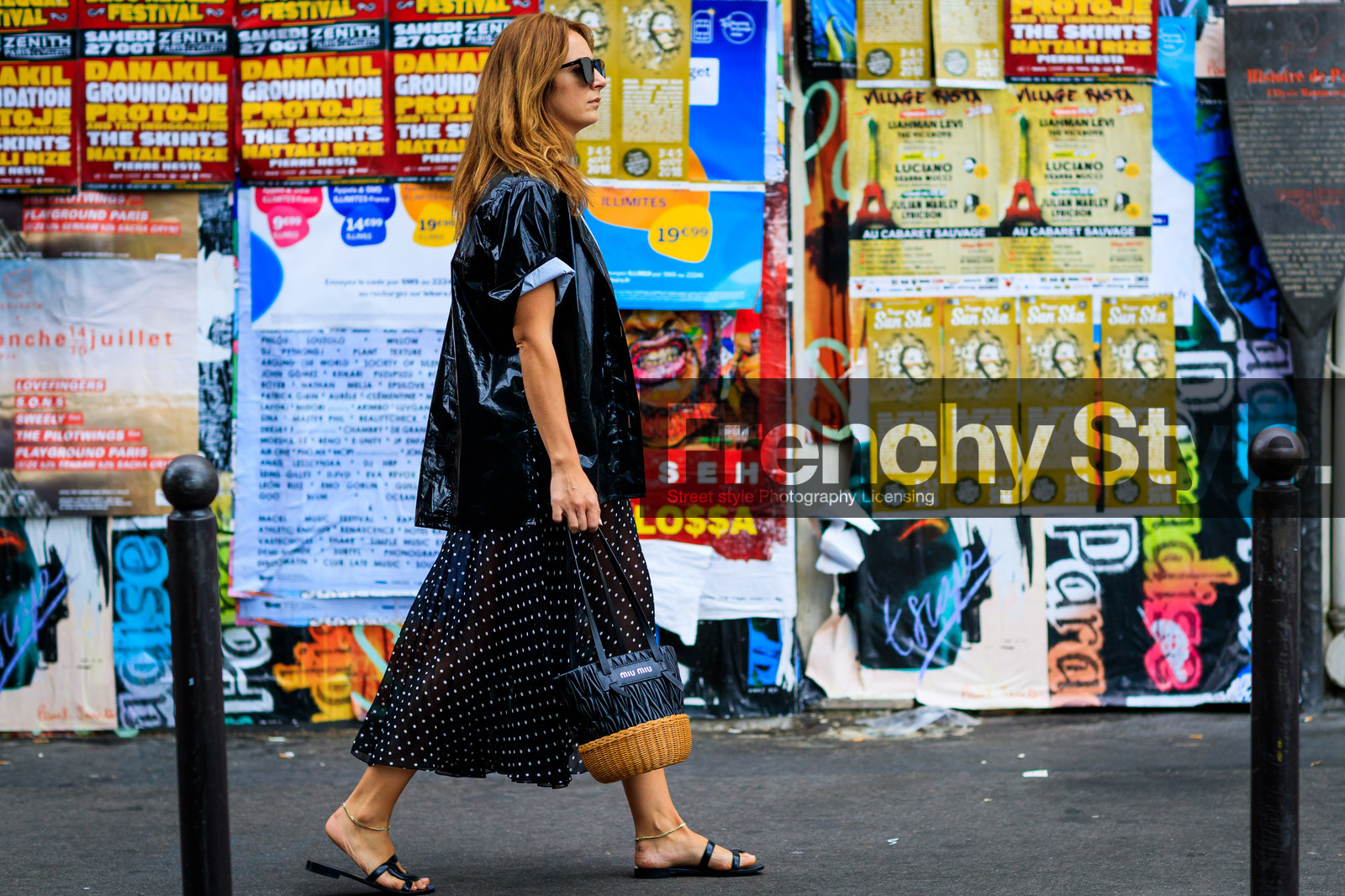black bag, black jacket, black shoes, black skirt, black top, brown belt, graphic bag, graphic skirt, leather bag, leather belt, leather jacket, leather shoes, miu miu, polka dot, printed bag, printed skirt, vinyl, fashion week, frenchystyle, FW, jonathan paciullo, street style, PFW, PARIS, horizontal, atmosphere details, full length, AUTUMN WINTER 2018-2019, FALL WINTER 2018-2019, FW 18-19