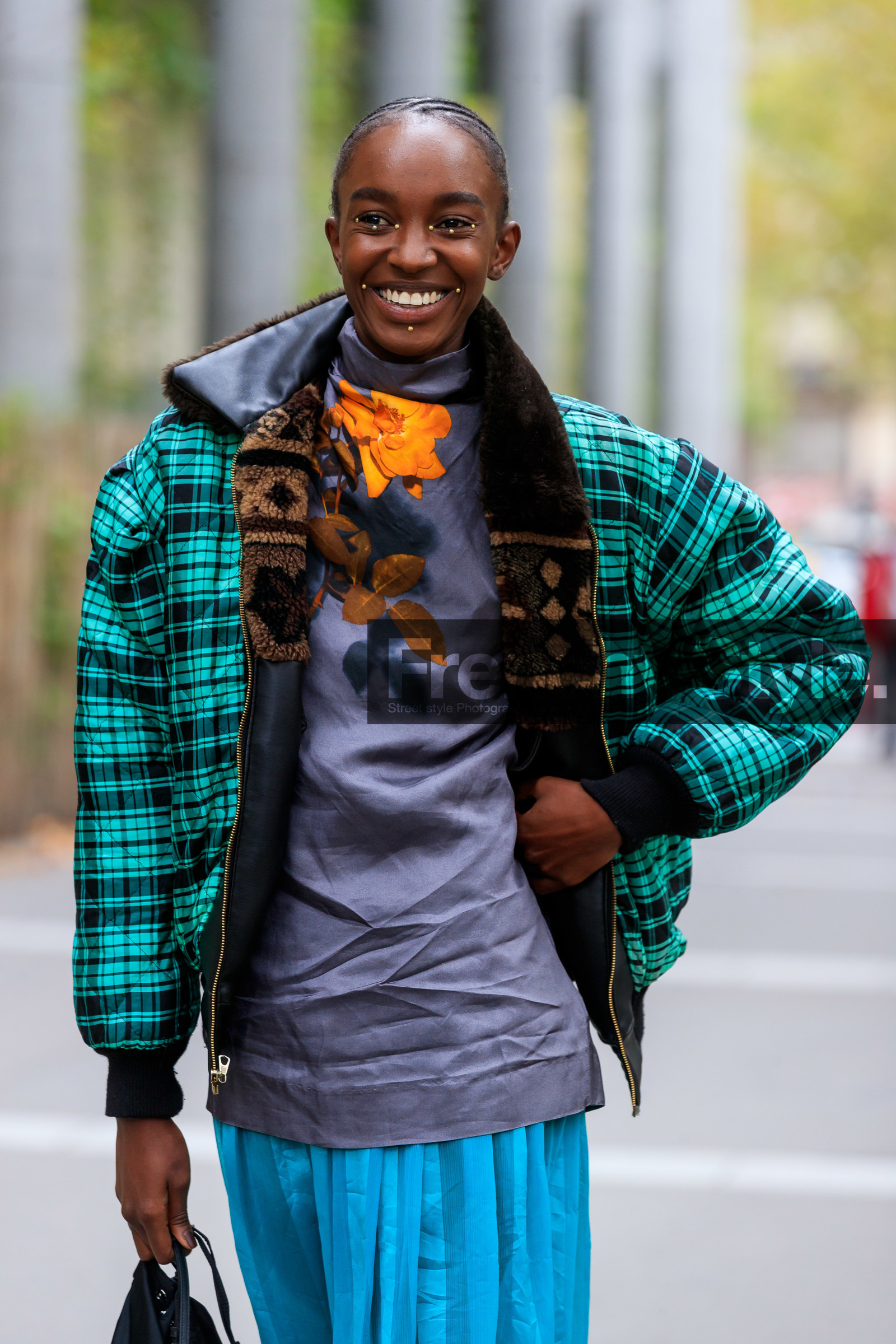 model, strassed make up, studs make up, make up, make up details, green coat, green bombers, fur collar coat, fur coat, checked coat, dark grey blouse, high collar blouse, floral printed blouse, light blue skirt, pleated skirt, fashion week, frenchystyle, FW, jonathan paciullo, street style, SPRING SUMMER 2020, SS 20, PFW, PARIS, vertical, atmosphere details, detail