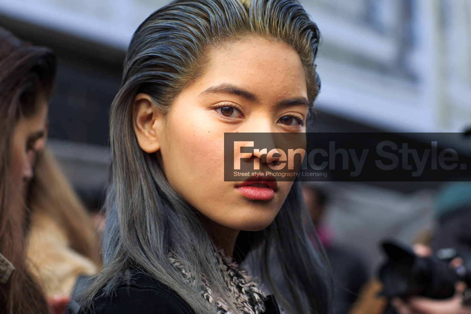 atmosphere details, AUTUMN WINTER 2016-2017, AW 16-17, detail, dyed hair, FALL WINTER 2016-2017, fashion week, frenchystyle, FW, FW 16-17, grey hair, horizontal, jonathan paciullo, marga esquivel, model, PARIS, PFW, pulled back hair, street style, wet hair