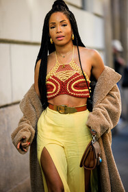 knitted top, etro, braid, dual toned top, knitwear, golden loops, buckle belt, brown belt, yellow pants, flared pants, etro bag, leather bag, furry coat, almond coat, elie delphine, street style, jonathan paciullo, FW, frenchystyle, fashion week, MFW, MILAN, FALL WINTER 2022_2023, AUTUMN WINTER 2022-2023, FW 22-23, vertical, atmosphere details