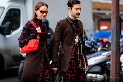 brown dress, brown jacket, black dress, black top, black pants, monogrammed dress, monogrammed jacket, monogrammed pants, monogrammed top, marine serre bag, marine serre dress, marine serre jacket, marine serre look, marine serre pants, marine serre top, sleeveless dress, red dress, red top, red pants, silk dress, technical fabric top, technical fabric pants, button dress, red bag, shoulder bag, mirror sunglasses, futurist shape sunglasses, marine serre sunglasses, split dress, black earrings, high collar top, fashion week, frenchystyle, FW, jonathan paciullo, street style, PFW, PARIS, AUTUMN WINTER 2020-2021, FALL WINTER 2020-2021, FW 20-21, horizontal, detail, atmosphere details