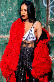 aleali may, red coat, fur coat, futurist shape sunglasses, mirror sunglasses, monogrammed sunglasses, black lipstick, white bra, marine serre top, marine serre sunglasses, marine serre bra, cropped top, marine serre pants, monogrammed pants, black leather pants, silvered choker, silvered top, chain detail top, fashion week, frenchystyle, FW, jonathan paciullo, street style, PFW, PARIS, AUTUMN WINTER 2020-2021, FALL WINTER 2020-2021, FW 20-21, vertical, atmosphere details, detail