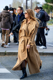 beige trench coat, camel trenchcoat, metalic frame sunglasses, eyecat sunglasses, black leather boots, cowboy boots, belted trench coat, fashion week, frenchystyle, FW, jonathan paciullo, street style, PFW, PARIS, vertical, full length