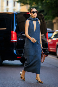 jenny walton, knit dress, knitwear, low necked dress, sleeveless dress, high collar dress, long dress, grey dress, animal skin bag, brown leather bag, hand bag, scale sunglasses, flowers earrings, flower bracelet, prada shoes, animal print shoes, leopard printed shoes, kitten heels slippers, sharp end shoes, fashion week, frenchystyle, FW, jonathan paciullo, street style, vertical, full length, MFW, MILAN, SPRING SUMMER 2020, SS 20