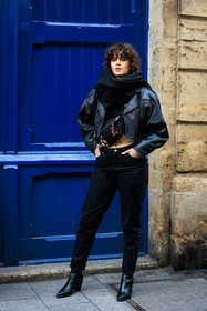 total black look, biker jacket, leather jacket, black scarf, black denim pants, black bottines, model, street style, jonathan paciullo, FW, frenchystyle, fashion week, AUTUMN WINTER 2022-2023, FALL WINTER 2022_2023, FW 22-23, PFW, PARIS, full length, vertical