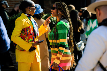 yemm, yellow suit look, multicolor pouch bag, fendi loops earrings, multicolor striped knitted dress, black sun glasses, rings, big loop earrings, long braids, fashion week, frenchystyle, FW, jonathan paciullo, street style, NYFW, NEW YORK, AUTUMN WINTER 2022-2023, FALL WINTER 2022_2023, FW 22-23, atmosphere details, horizontal