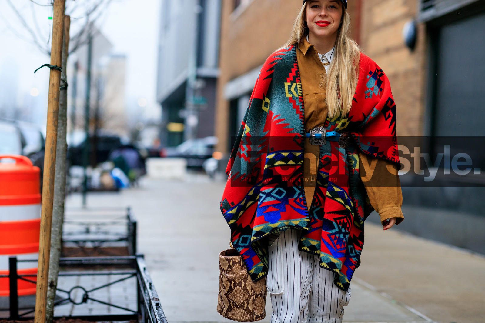 chloe king, black cap, camel suede shirt, camel suede jacket, blue leather belt, cowboy belt, red cape, ethnic jacket, ethnic printed jacket, white pants, striped pants, bucket bag, animal skin bag, fashion week, frenchystyle, FW, jonathan paciullo, street style, NYFW, NEW YORK, AUTUMN WINTER 2020-2021, FALL WINTER 2020-2021, FW 20-21, horizontal, atmosphere details, detail