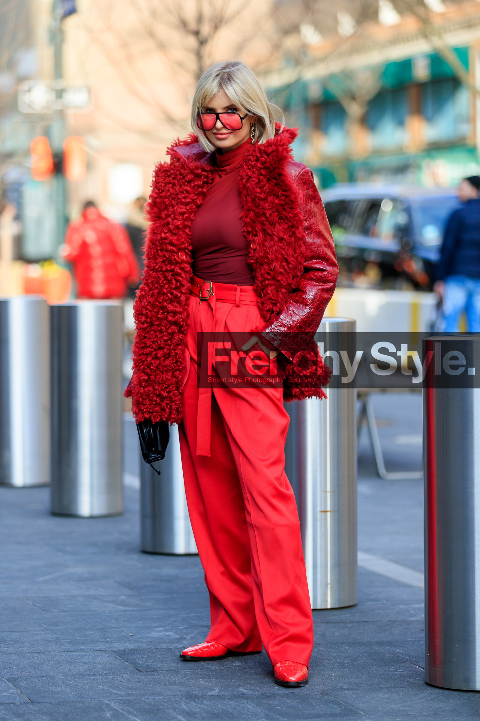 xenia adonts, red sunglasses, red top, red total look, red pants, red coat, red leather coat, vinyl coat, fur coat, polish coat, turtleneck top, high waist pants, belted pants, loose pants, carrot pants, big sunglasses, square shape glasses, black leather clutch, bottega veneta bag, fashion week, frenchystyle, FW, jonathan paciullo, street style, NYFW, NEW YORK, AUTUMN WINTER 2020-2021, FALL WINTER 2020-2021, FW 20-21, vertical, full length