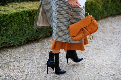 beige coat, black shoes, camel bag, checked, christian dior, graphic jacket, high heels, houndstooth pattern, leather bag, leather shoes, orange skirt, plaid, printed jacket, fashion week, frenchystyle, FW, jonathan paciullo, street style, PFW, PARIS, AUTUMN WINTER 2018-2019, FALL WINTER 2018-2019, FW 18-19, horizontal, atmosphere details