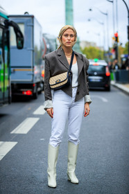 Annabel Rosendahl, beige jacket, cropped jacket, white t-shirt, white jeans, white leather boots, high boots, saint laurent bag, crossbody bag, monogrammed bag, light beige bag, hair scarf, silk scarf, golden necklace, multi necklace, tight jeans, fashion week, frenchystyle, FW, jonathan paciullo, street style, SPRING SUMMER 2020, SS 20, PFW, PARIS, vertical, full length