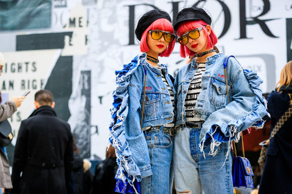 black cap, blue bag, blue denim, choker, denim jacket, denim pants, dyed hair, graphic jacket, graphic top, jeans, leather bag, necklace, pink hair, printed jacket, printed top, red lips, ripped pants, satin stitch, striped top, stripes, sunglasses, trousers, white top, fashion week, frenchystyle, FW, jonathan paciullo, street style, PFW, PARIS, AUTUMN WINTER 2018-2019, FALL WINTER 2018-2019, FW 18-19, horizontal, atmosphere details