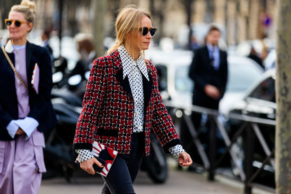 white shirt, polka dots shirt, black jacket, red jacket, tweed jacket, checked jacket, houndstooth printed jacket, fashion week, frenchystyle, FW, jonathan paciullo, street style, PFW, PARIS, horizontal, atmosphere details, detail
